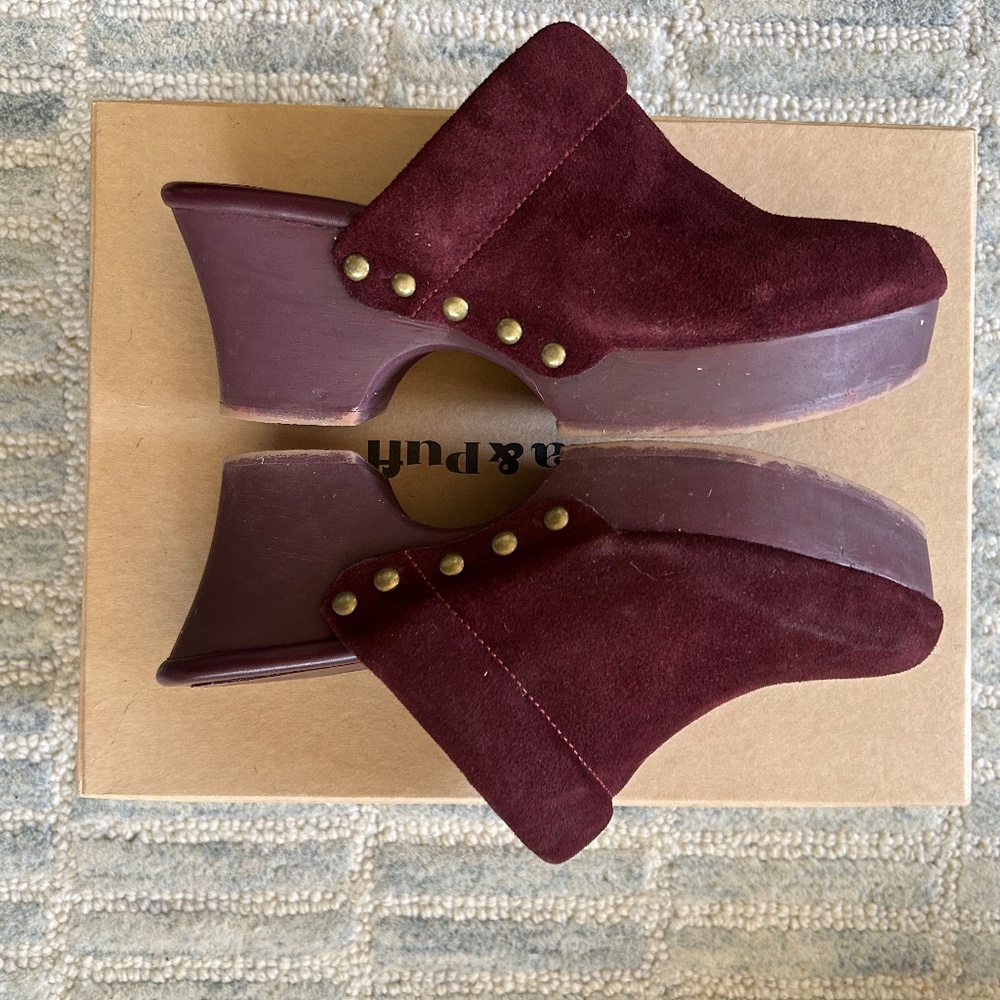 Misha & Puff Pillow Clog - Picture 4 of 7